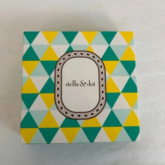 Stella and Dot Botanical Gold Filigree Earrings - Picture 2 of 5